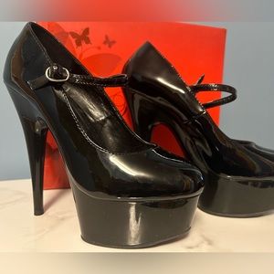 Pleaser DEL 687 black patent Maryjane platform heels - size 7